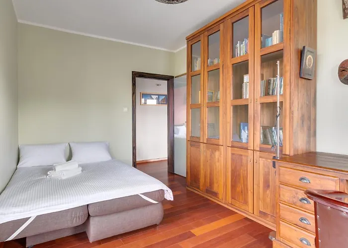 Lasek Marcelinski 2-Bedroom Apartment